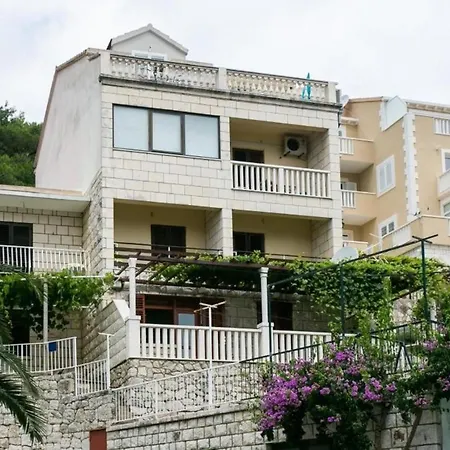 Laura - One-bedroom With Balcony And Sea View Apartmán *